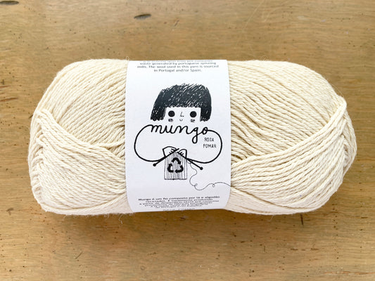 Retrosaria Rosa Pomar Mungo yarn, color 01 natural white