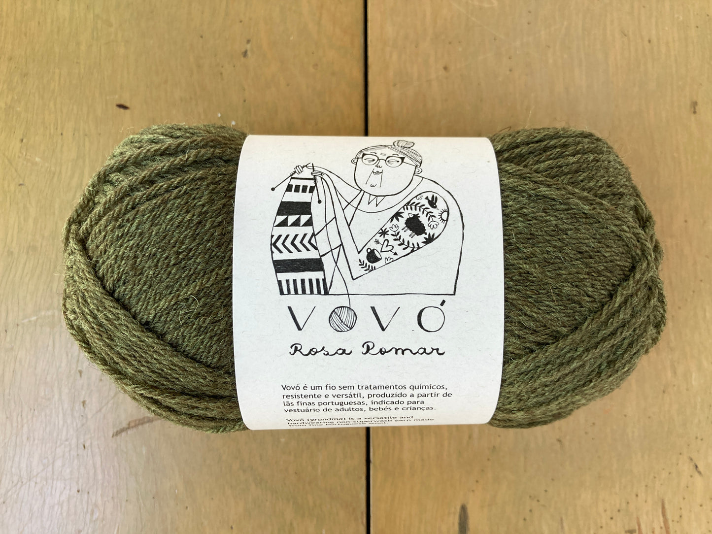 Retrosaria Rosa Pomar Vovó in heathered moss 05, on display at Hillsborough Yarn Shop in Hillsborough, NC