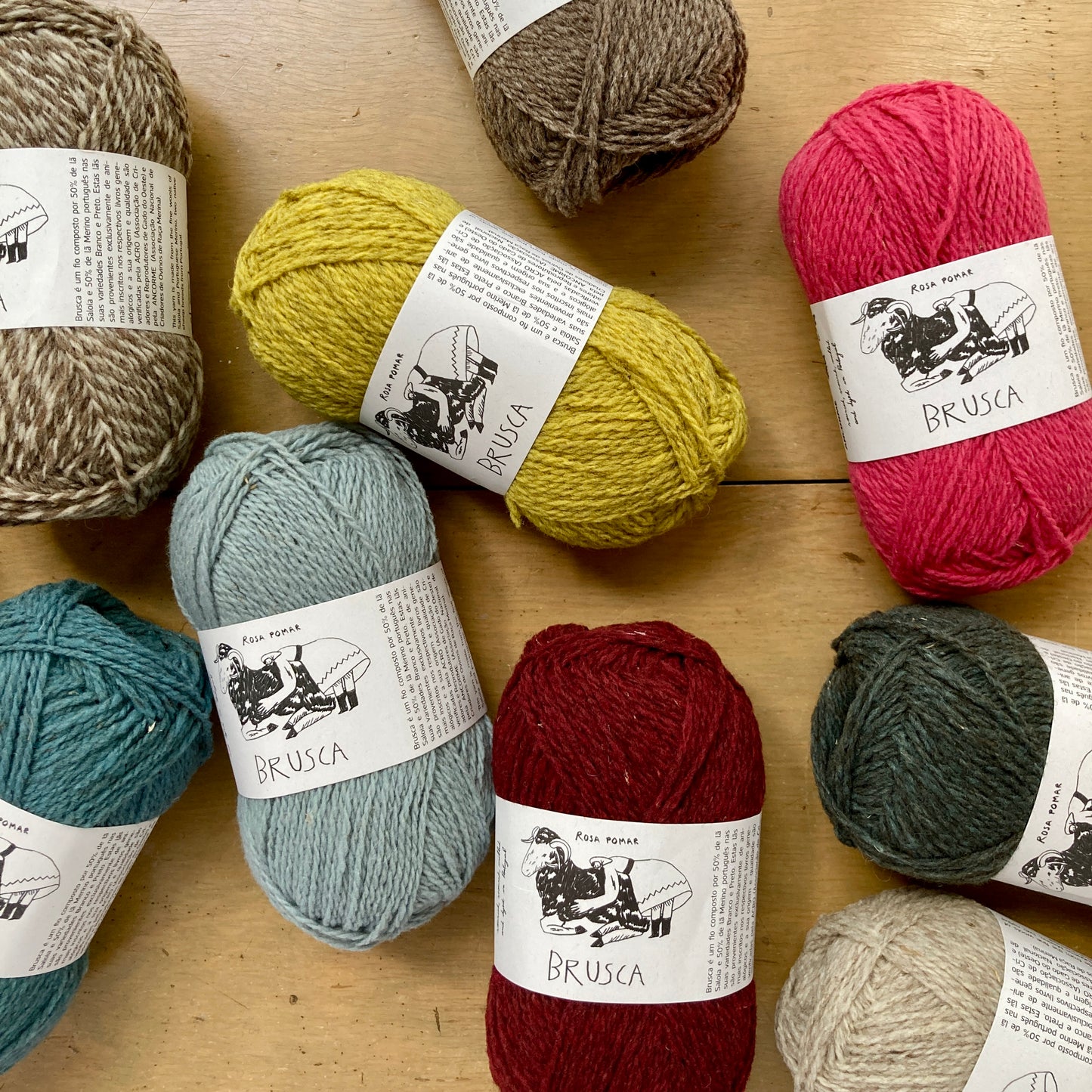 Colorfuk balls of Retrosaria Rosa Pomar Brusca yarn