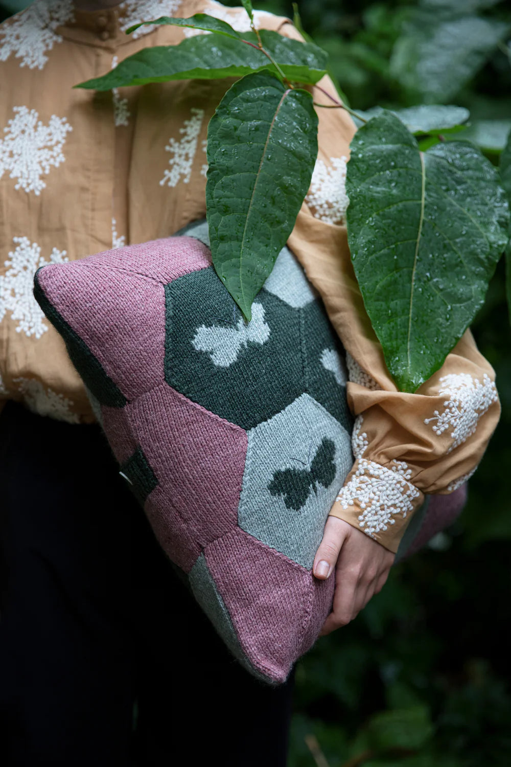 The Knitted Fabric, by Dee Hardwicke Books Laine Hillsborough Yarn Shop
