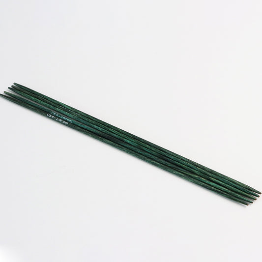 Set of 5 green Dreamz double pointed needles.