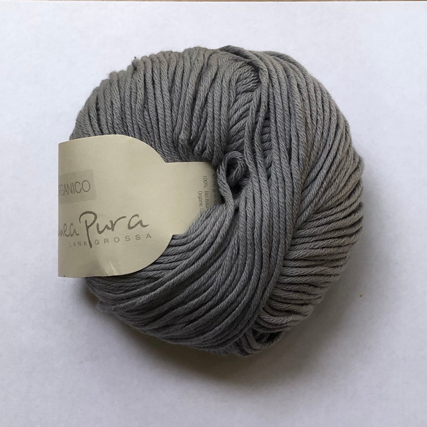 Ball of Lana Grossa Organico yarn in gray 